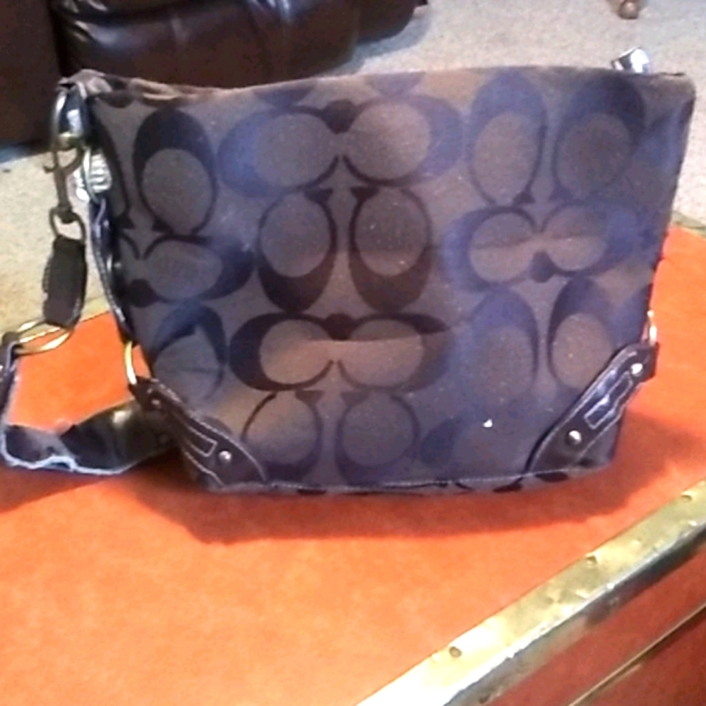 Purse - Picture 1 of 1